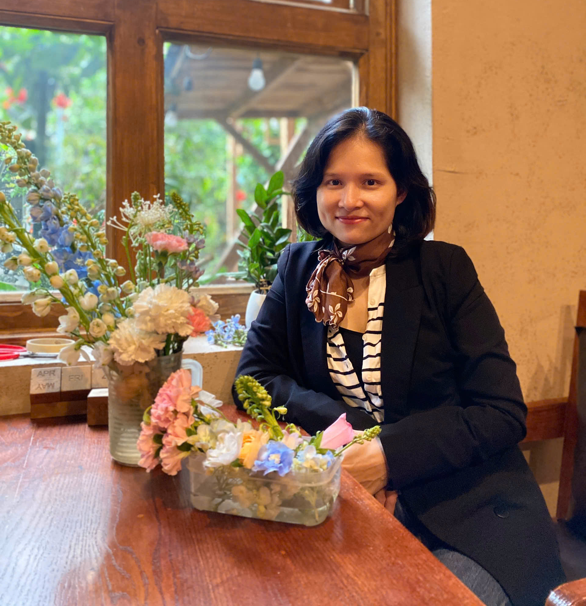 Cô Bùi Việt Hương